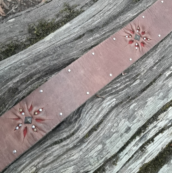 Genuine Leather Belt Metal Studs  Embellished Distressed Cut Out Sunflower 31-34 - Picture 8 of 16